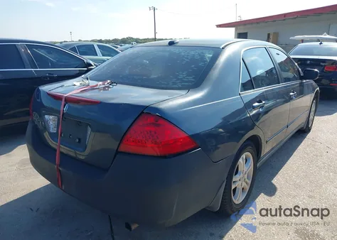 2007 Honda Accord 2.4 Ex z USA, uszkodzony, nr VIN 1HGCM56857A183204